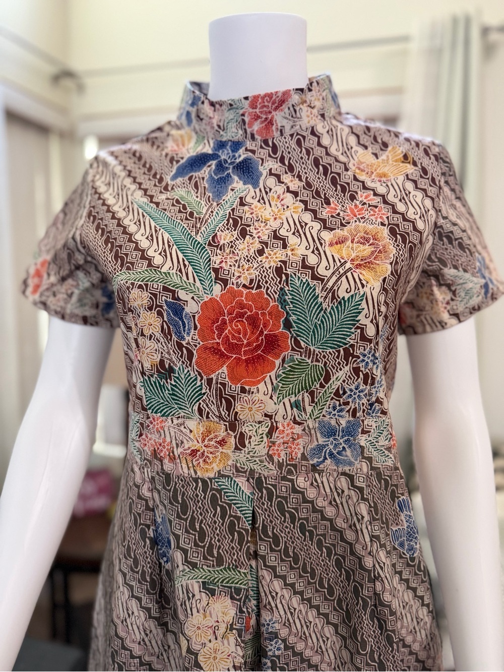 Floral Mandarin-Collar Midi BATIK Dress - Picture 2 of 3